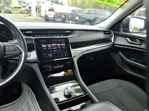 Certified 2023 Jeep Grand Cherokee L Laredo w/ Luxury Tech Group I AWD/4WD image 13
