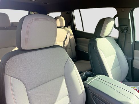 Used 2026 Chevrolet Traverse LT FWD image 29