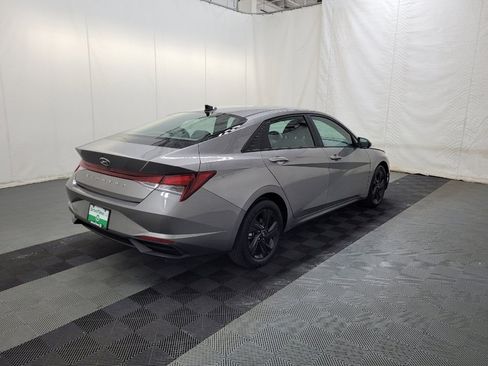 Used 2023 Hyundai Elantra SEL w/ Cargo Package image 9