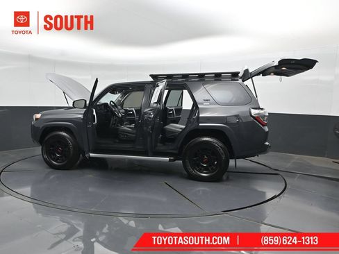 Used 2024 Toyota 4Runner SR5 Premium w/ Moonroof Package AWD/4WD image 57