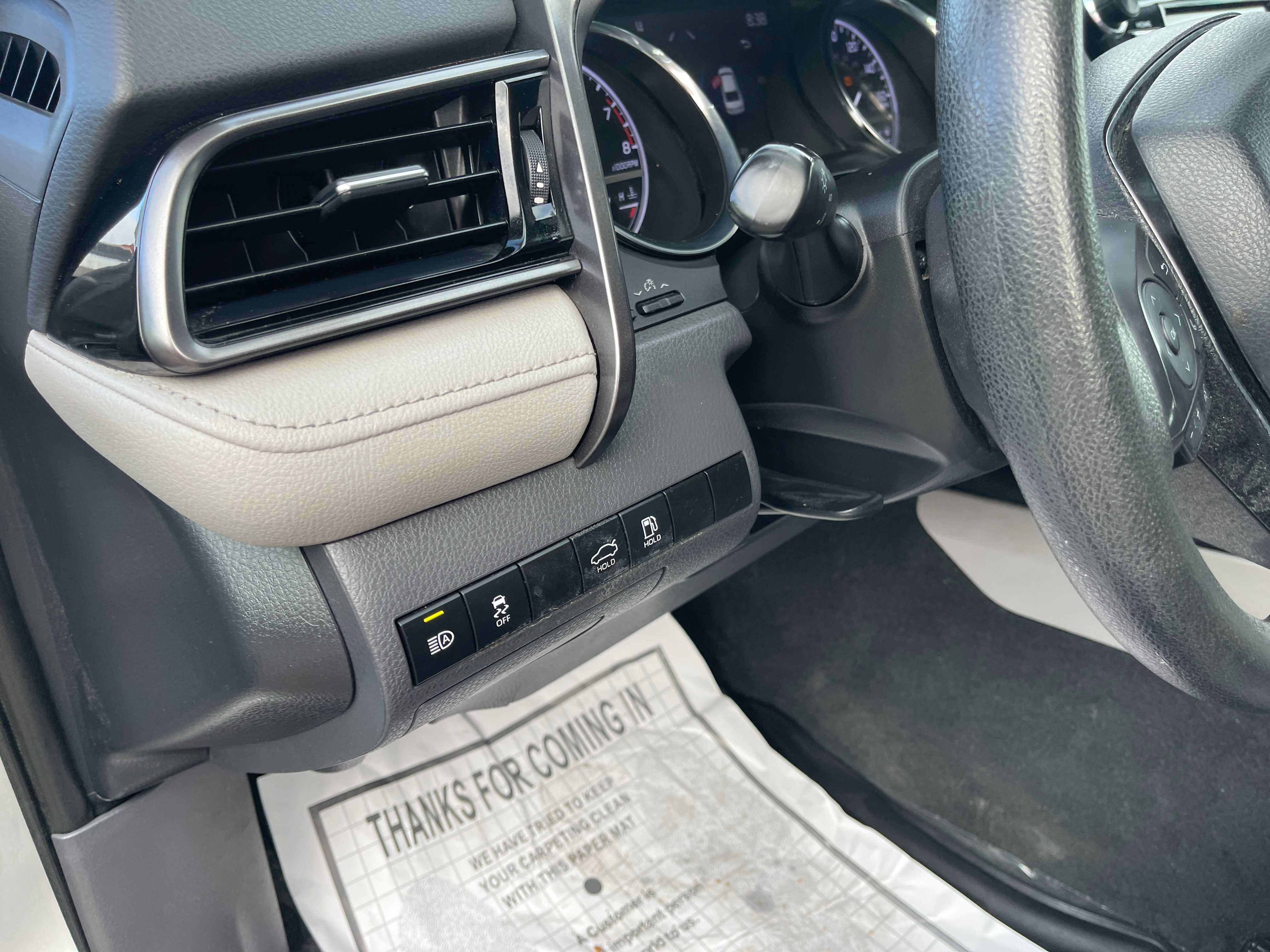 Used 2020 Toyota Camry LE AWD/4WD image 18