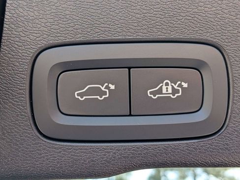 New 2026 Volvo XC60 T8 Ultra w/ Protection Package Premier AWD/4WD image 13