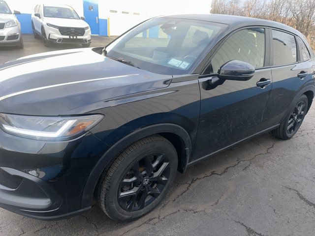 Used 2025 Honda HR-V Sport image 4
