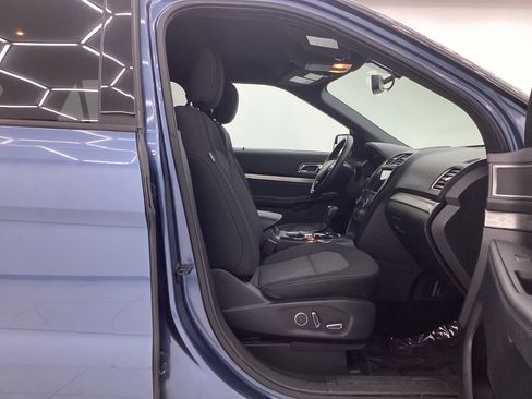Used 2018 Ford Explorer XLT w/ Equipment Group 201A image 15
