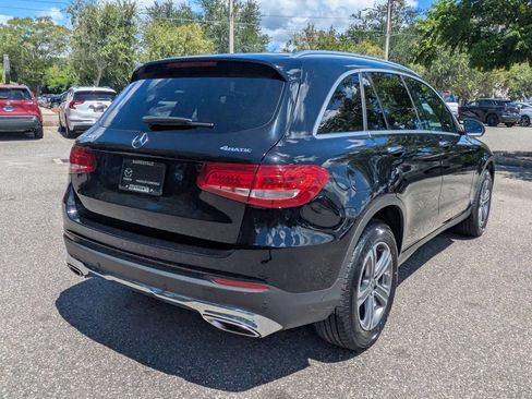 Used 2019 Mercedes-Benz GLC 300 4MATIC image 4