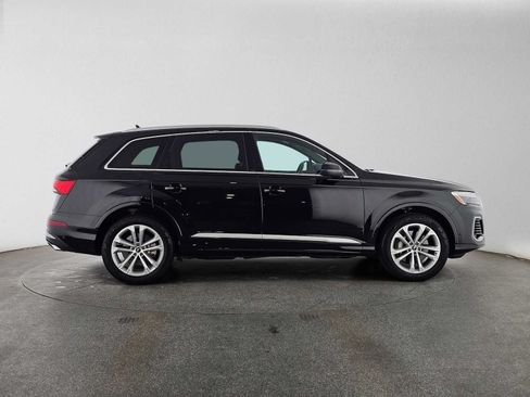 Used 2025 Audi Q7 3.0T Premium Plus AWD/4WD image 2