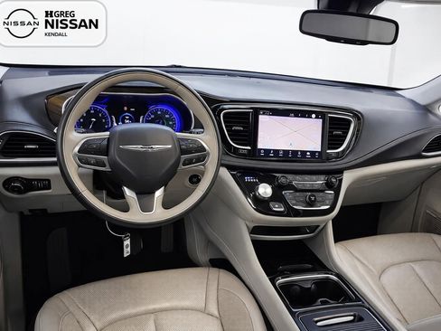 Used 2021 Chrysler Pacifica Limited w/ Premium & Safety Sphere Group image 7