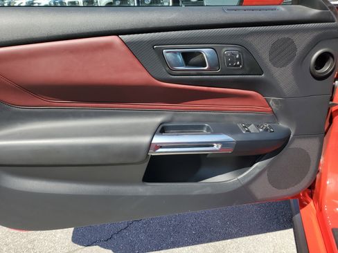 Used 2025 Ford Mustang Premium image 15