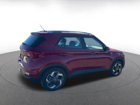 Used 2025 Hyundai Venue SEL image 15