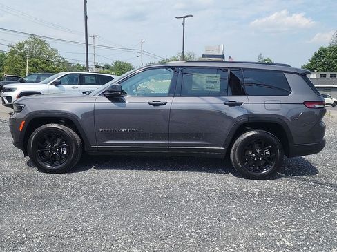 New 2025 Jeep Grand Cherokee L Altitude image 8