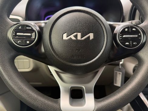 Used 2023 Kia Soul LX image 36