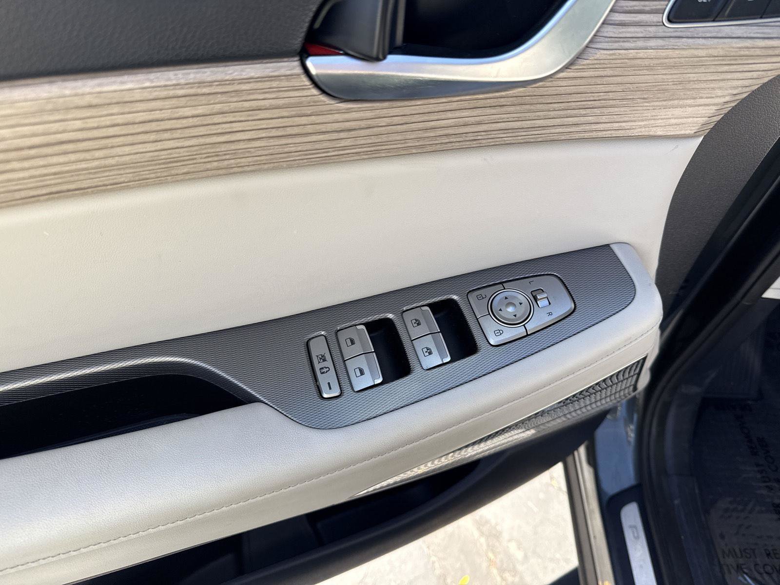 Used 2022 Hyundai Palisade Limited AWD/4WD image 12