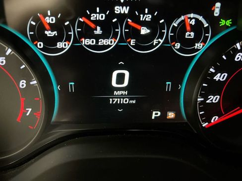 Used 2018 Chevrolet Camaro SS RWD image 13