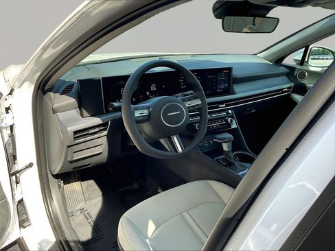 Certified 2025 Hyundai Sonata SE FWD image 17