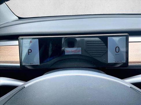 Used 2024 Tesla Model Y 2WD image 22