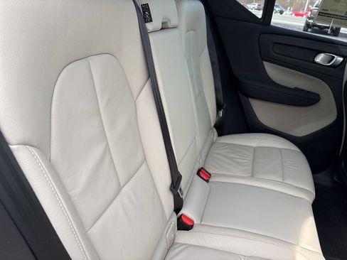 Certified 2023 Volvo XC40 B5 Plus w/ Protection Package AWD/4WD image 46