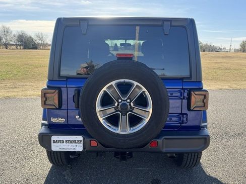 Used 2020 Jeep Wrangler Unlimited Sahara image 5