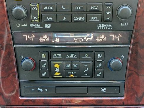 Used 2014 Cadillac Escalade Luxury image 27