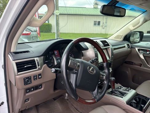 Used 2018 Lexus GX 460 Luxury w/ Preferred Accessory Package AWD/4WD image 13