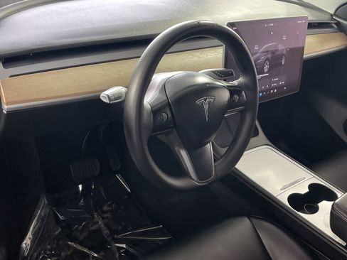 Used 2022 Tesla Model Y Long Range AWD/4WD image 10