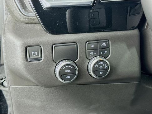 Certified 2026 GMC Sierra 1500 SLT w/ SLT Premium Package RWD image 10