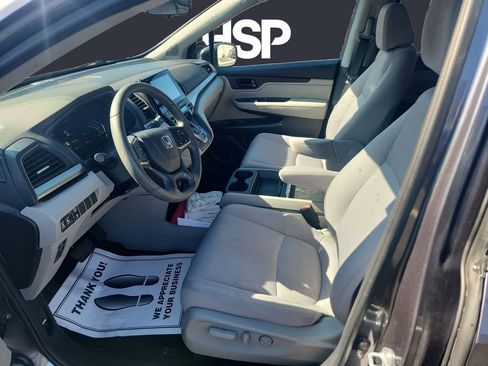 Certified 2024 Honda Odyssey EX image 9