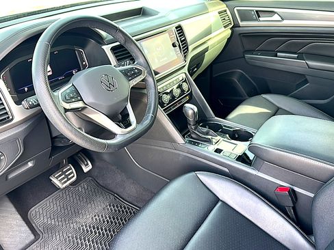 Used 2020 Volkswagen Atlas Cross Sport SEL R-Line image 12