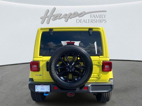 Used 2022 Jeep Wrangler Unlimited Sahara image 42