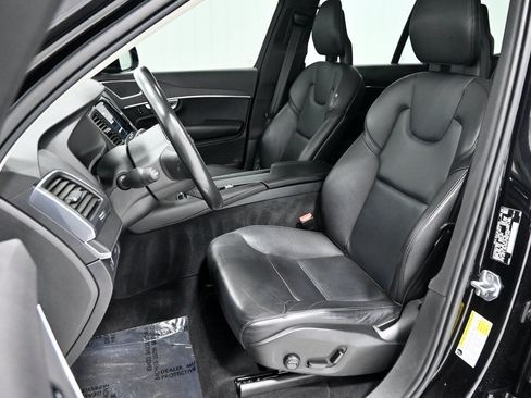 Used 2020 Volvo XC90 T5 Momentum w/ Protection Package Premier AWD/4WD image 6
