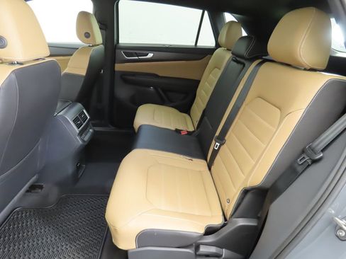 New 2026 Volkswagen Atlas Cross Sport SEL R-Line image 21