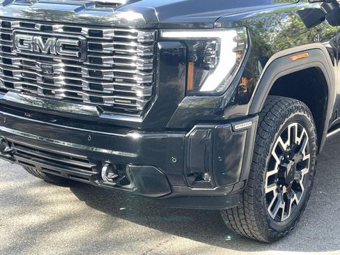 Used 2025 GMC Sierra 2500 Denali Ultimate AWD/4WD image 13