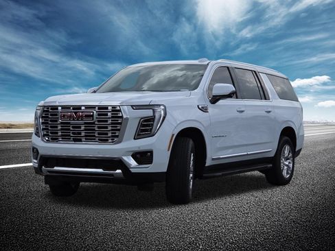 New 2026 GMC Yukon XL Denali w/ LPO, Floor Liner Package AWD/4WD image 15