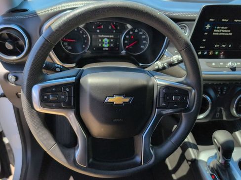 Used 2025 Chevrolet Blazer LT FWD image 11