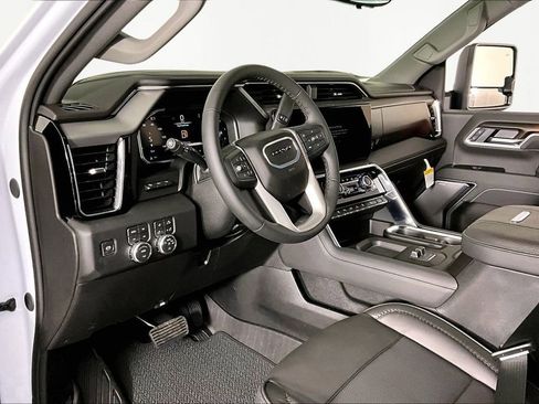 New 2026 GMC Sierra 2500 Denali w/ Denali Reserve Package AWD/4WD image 8