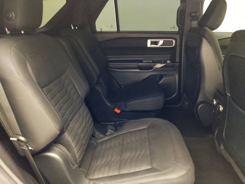 Used 2020 Ford Explorer XLT RWD image 19