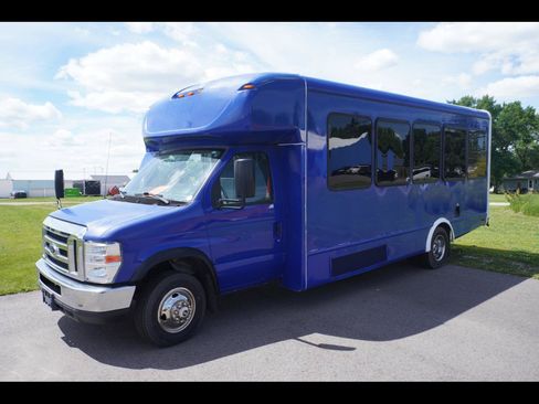 Used 2019 Ford E-450 and Econoline 450 Super Duty w/ Shuttle Bus Prep Package RWD image 1