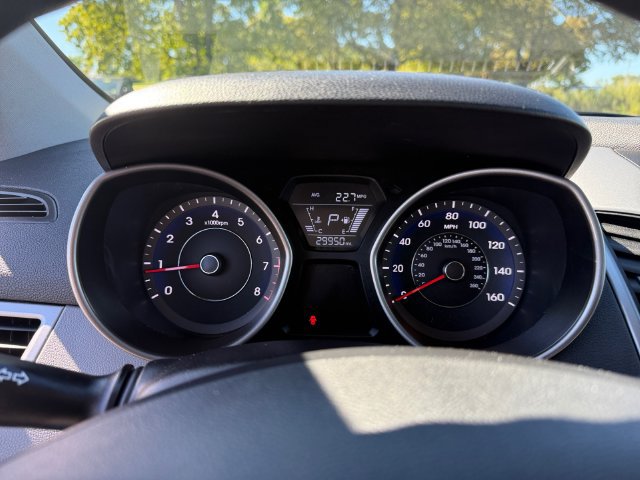 Used 2015 Hyundai Elantra SE FWD image 15