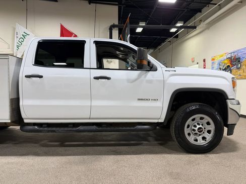 Used 2017 GMC Sierra 3500 4x4 Crew Cab w/ Snow Plow Prep Package image 24