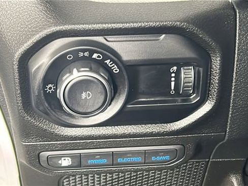 Used 2024 Jeep Wrangler Unlimited w/ Convenience Group AWD/4WD image 19