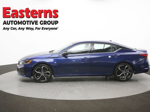 Used 2024 Nissan Altima 2.5 SR FWD image 58