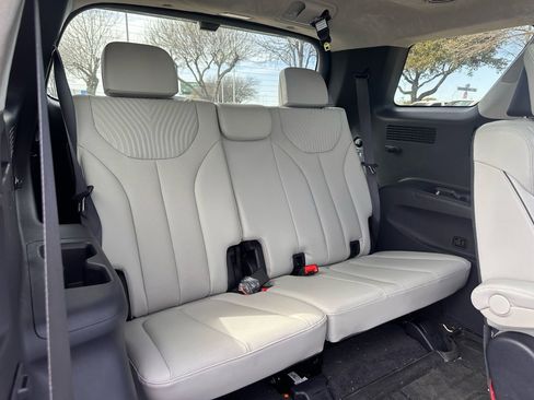 Used 2025 Hyundai Palisade Calligraphy image 22