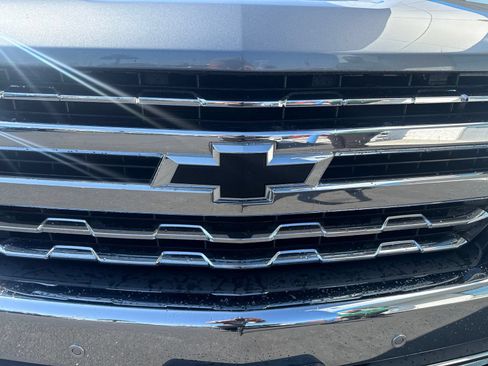 Used 2021 Chevrolet Silverado 1500 LTZ AWD/4WD image 2