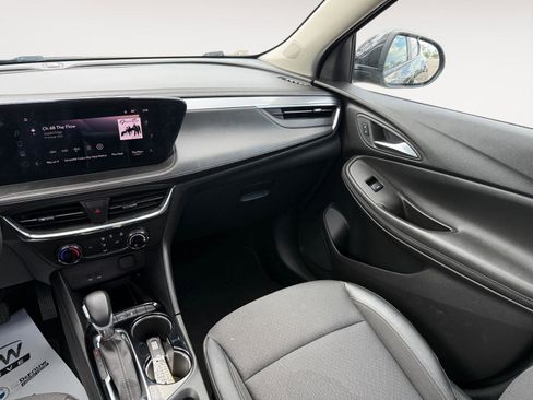 Used 2025 Buick Encore GX Preferred FWD image 12