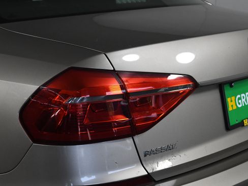 Used 2016 Volkswagen Passat 1.8T S image 32