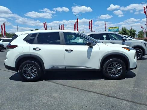 Used 2024 Nissan Rogue S FWD image 3
