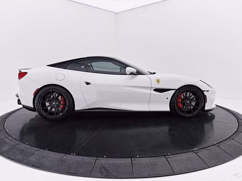 Used 2022 Ferrari Portofino M RWD image 19