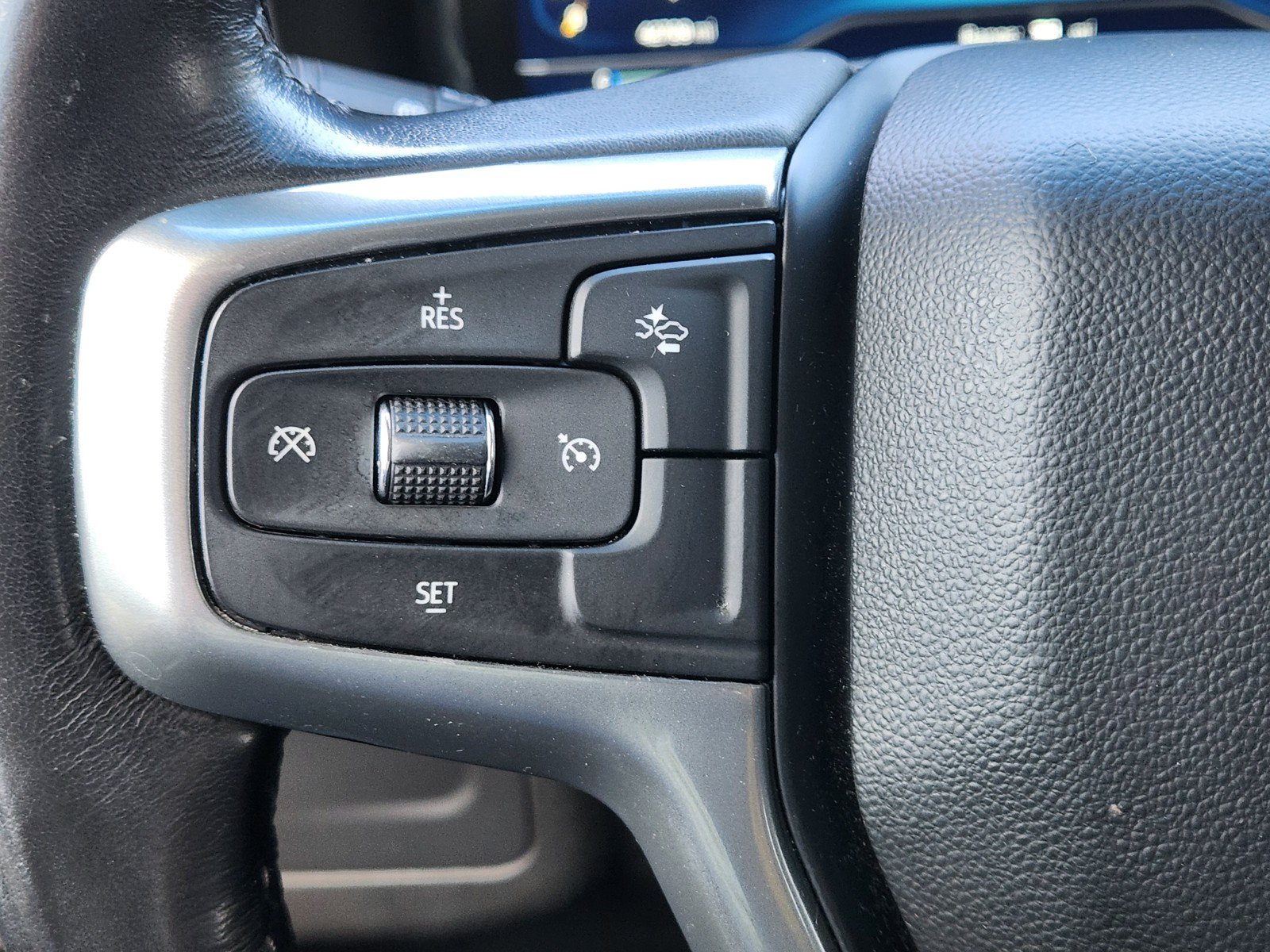 Used 2022 Chevrolet Suburban Z71 AWD/4WD image 23