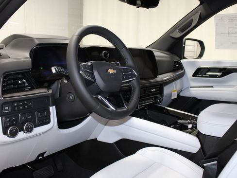 New 2025 Chevrolet Tahoe Premier AWD/4WD image 14