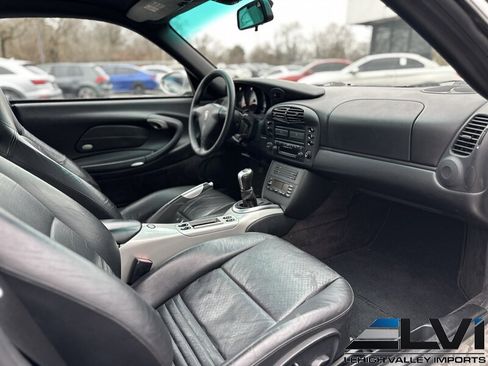 Used 2001 Porsche 911 Carrera 4 image 21