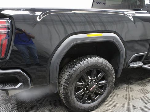Used 2024 GMC Sierra 2500 AT4 image 37